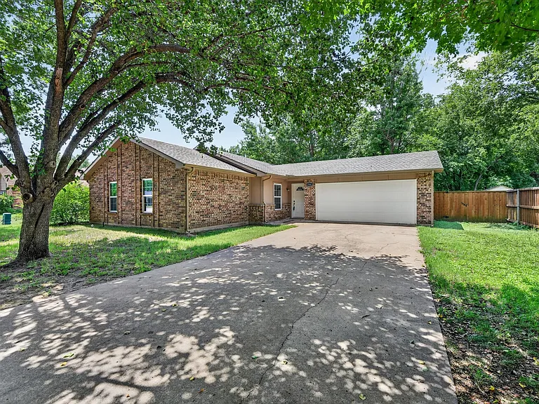 2908 Mistywood Ln — Photo 13