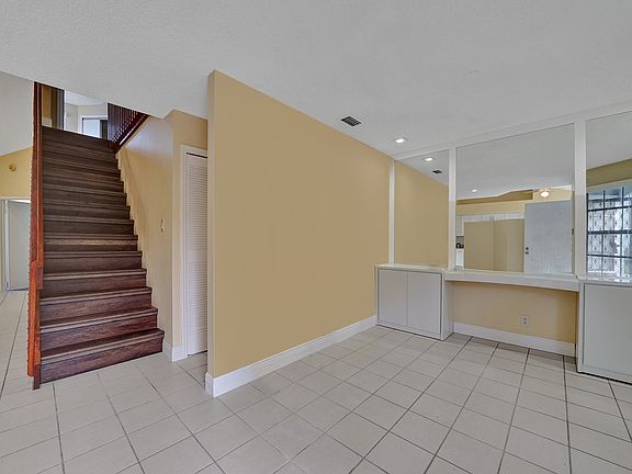 3rd image of 8377 Waterford Cir #1