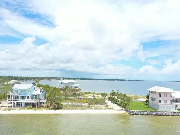 324 Sunny Dr, Mary Esther, FL 32569