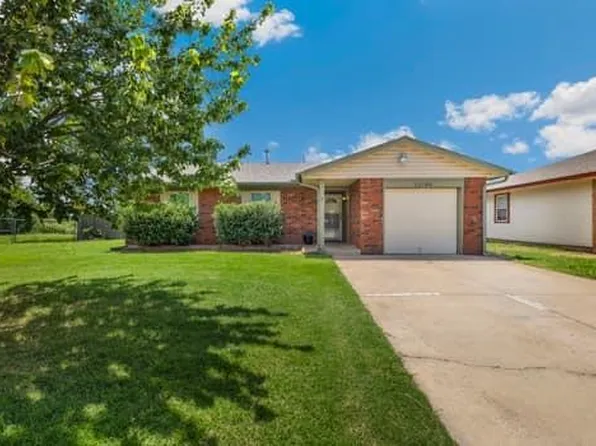 12304 Southgate Dr, Yukon, OK 73099