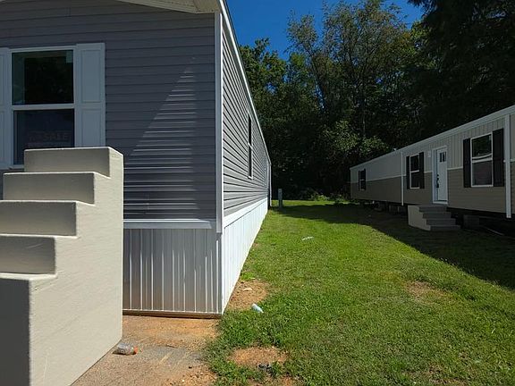 3rd image of 333 Bahama Cir