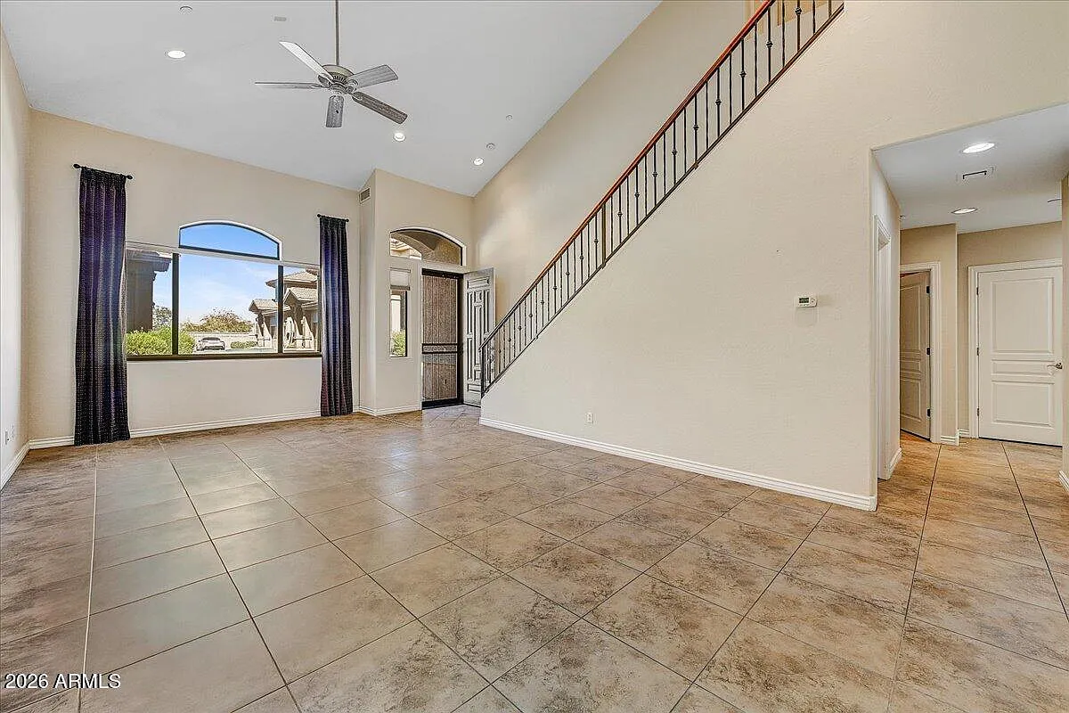 4 bed, 2.5 bath, 2219 sqft, $2,975 — Photo 4