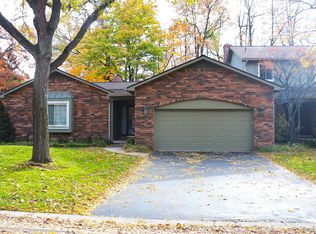4085 Justin Ct, Bloomfield Hills, MI 48302