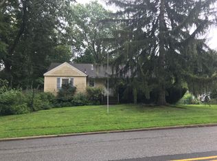 30 Packanack Lake Rd, Wayne, NJ 07470