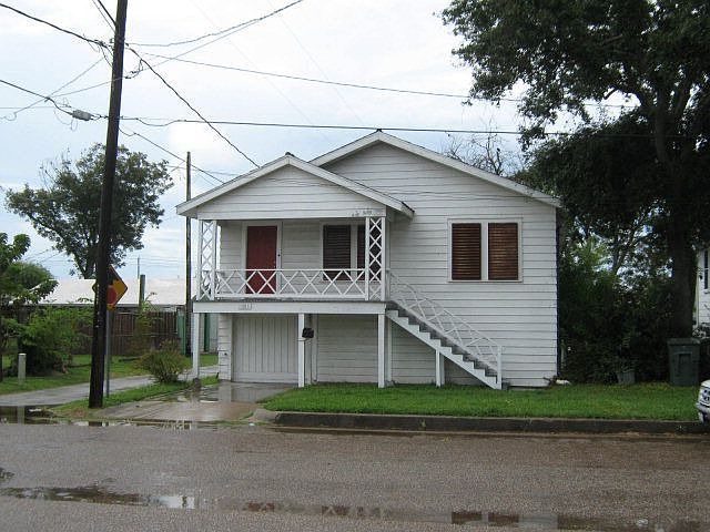 1st image of 1811 54th St