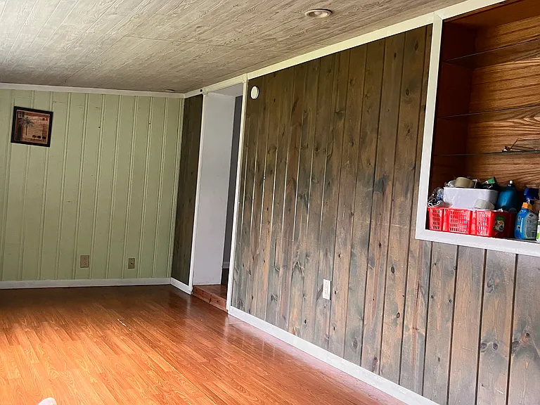 4619 Center Ave — Photo 4
