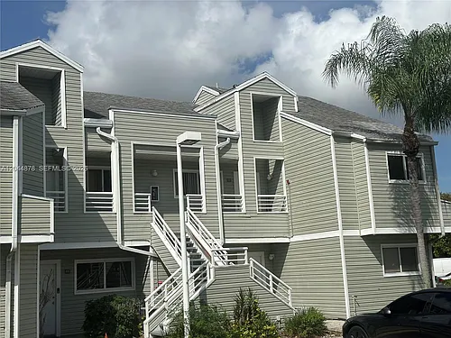 3417 NW 44th St #206 Photo 1