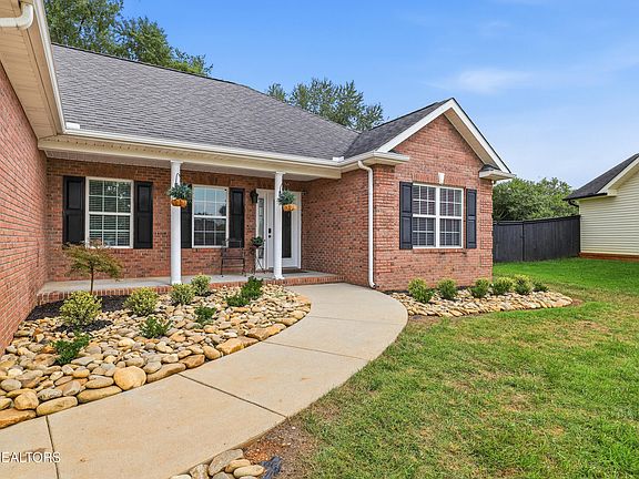 2nd image of 210 Barberry Ct