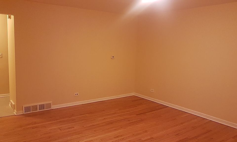Living Room - view 1