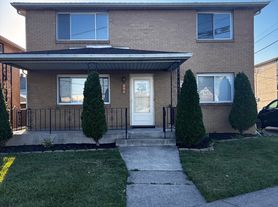 688 Dick Rd, Buffalo, NY