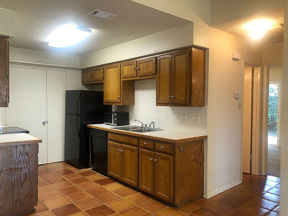 4th image of 2808 Weston Dr