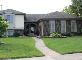 2024 Michael Dr, Sterling Heights, MI