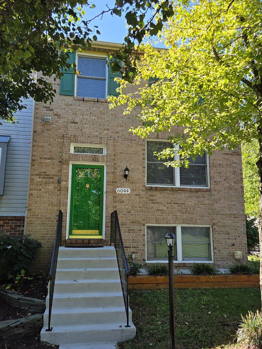 3 bed, 3.5 bath, 1220 sqft, $2,950 — Photo 1