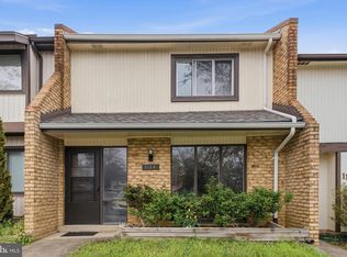 1134 Shannon Pl, Herndon, VA