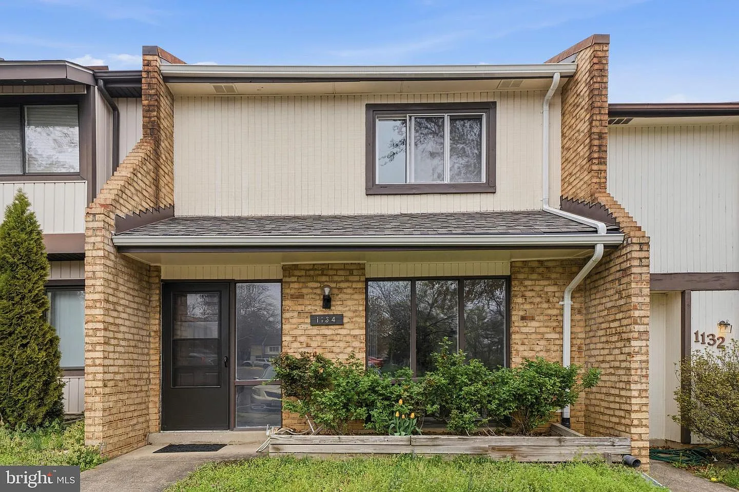 1134 Shannon Pl photo 1