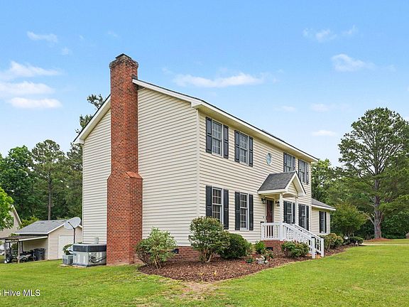 3rd image of 105 Dogwood Drive