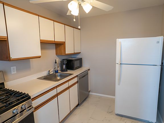 4th image of 1126 2a Valley Rd #2A