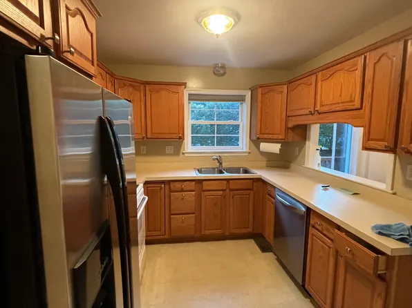 223 Amblewood Way, State College, PA 16803