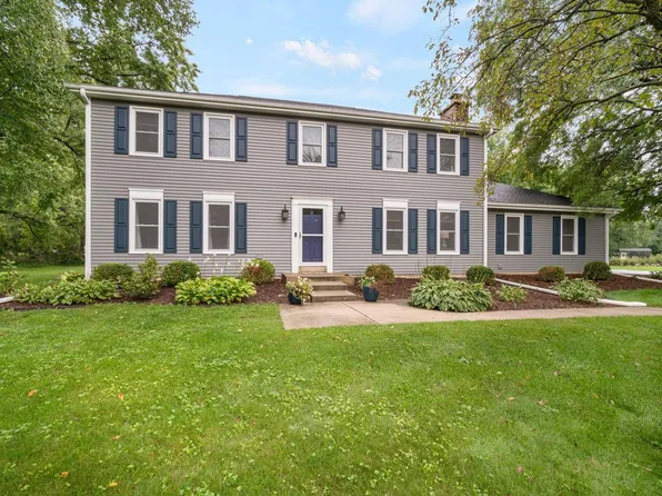 1626 Devonshire DRIVE, Cedarburg, WI 53012