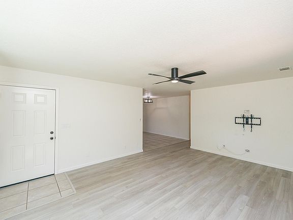 4th image of 1416 Arizona St