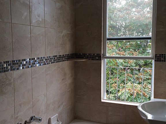 3rd image of 179 Russell St APT 3R