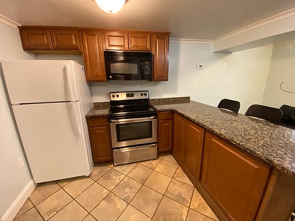3rd image of 915 Oakland Ave APT 1