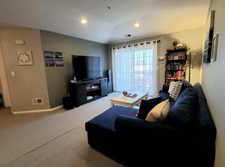 1738 Waterford Dr #1738, Edison, NJ
