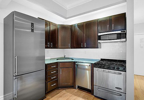 4th image of 336 E 81st St APT 4F