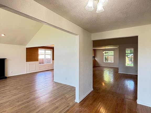2nd image of 2491 Greenfield Ct