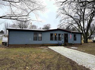 819 E Pine St, Mason City, IL