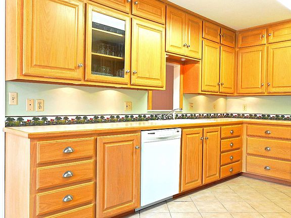 4th image of 2621 Oaklawn Dr