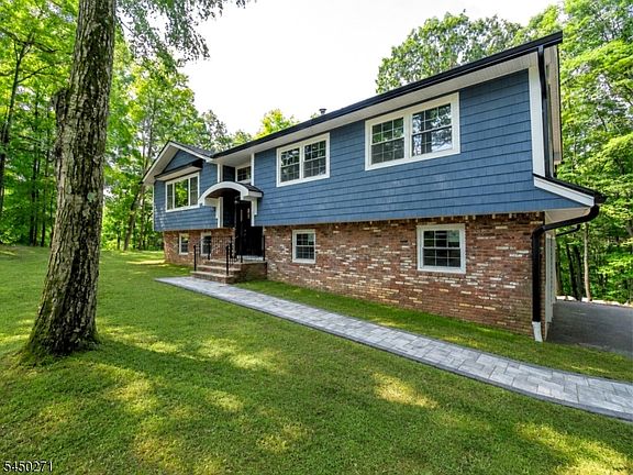 2nd image of 220 Brook Valley Rd