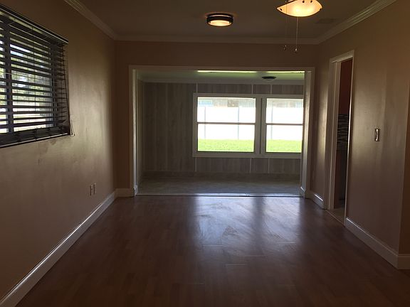 2nd image of 290 SE Kaspar Dr
