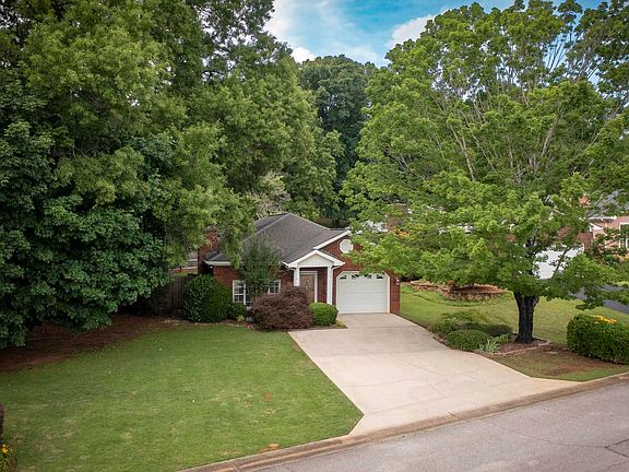 4th image of 1501 Holly Berry Way