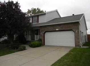17 Cherrywood Dr, Cheektowaga, NY 14227