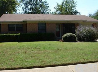 2722 Morgan St, Irving, TX 75062