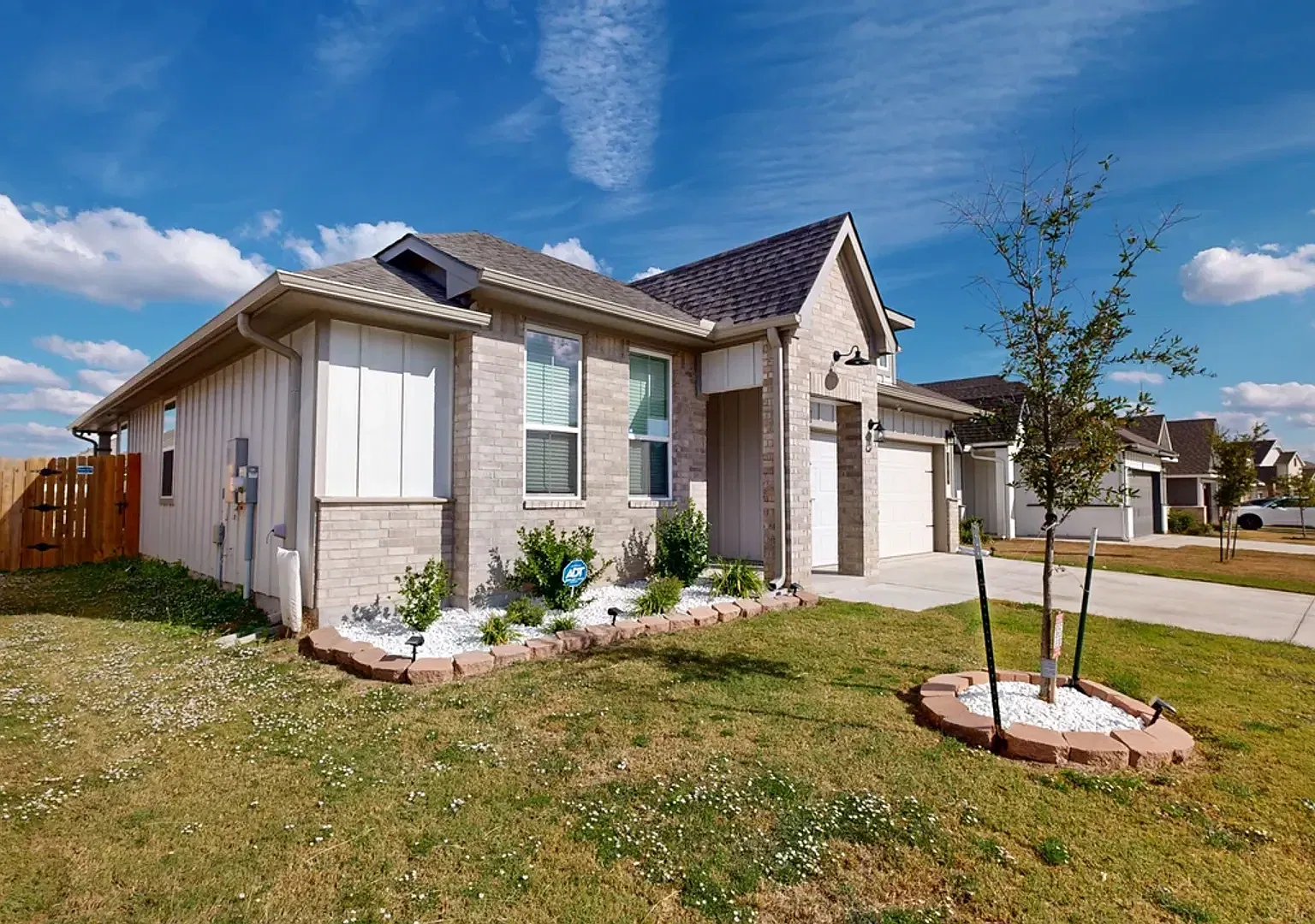 Gorgeous 3 bedrooms in Turnbo Ranch with pool access — Photo 1