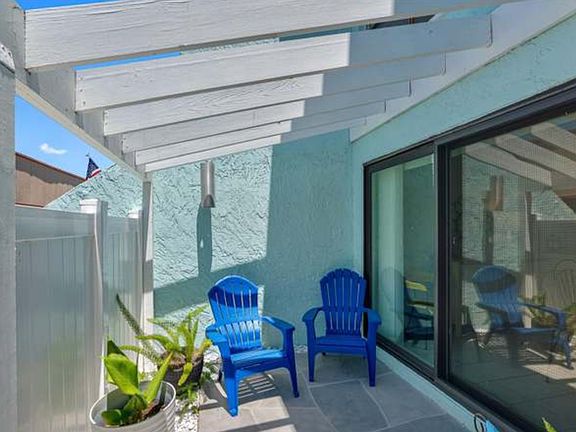 3rd image of 1 Windrush Blvd APT 59
