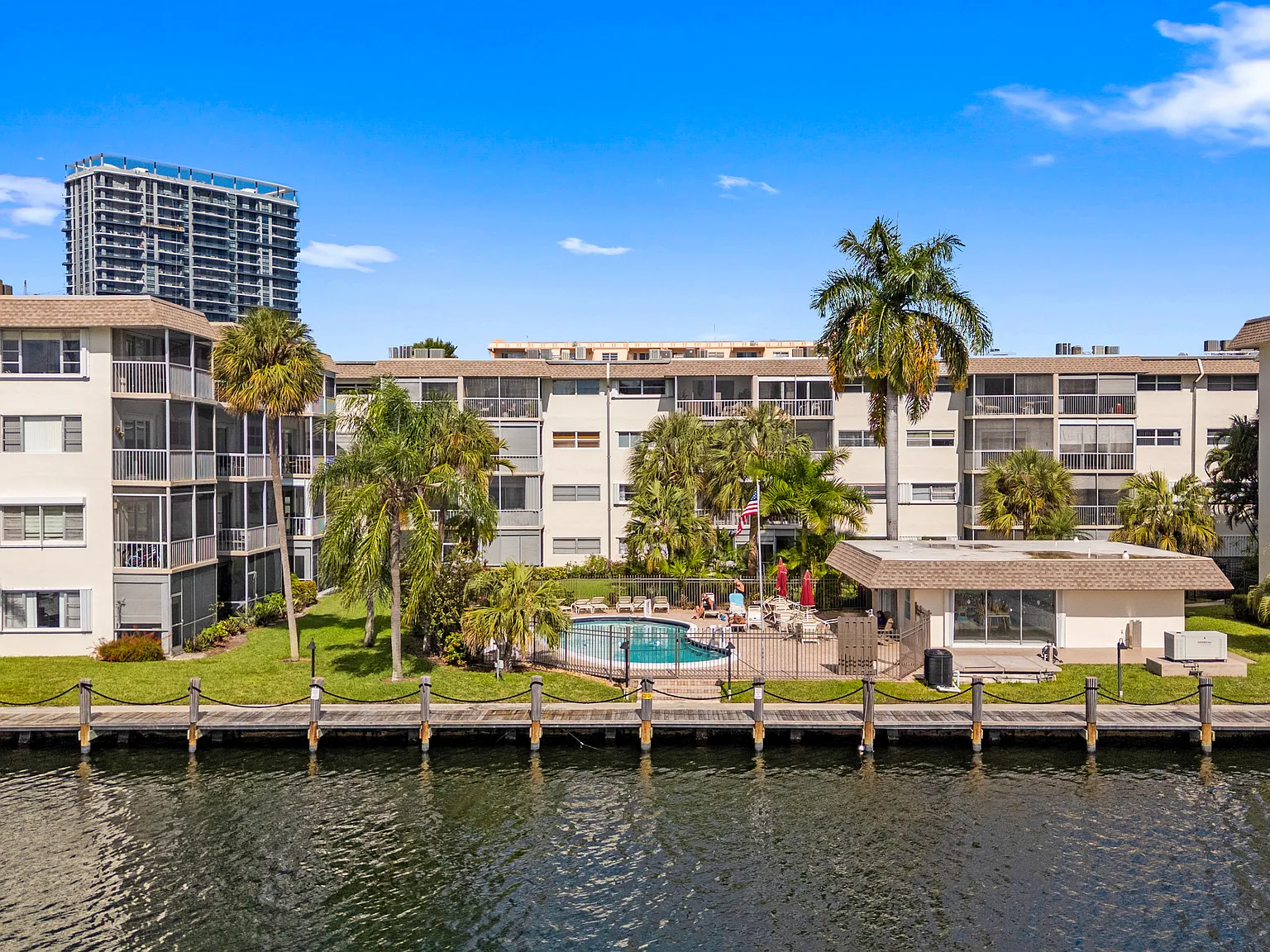 1 bed, 1.5 bath, 806 sqft, $1,850 — Photo 2