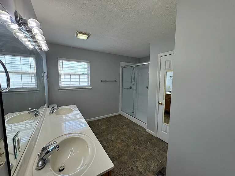 11 Chestnut Ridge Rd — Photo 10