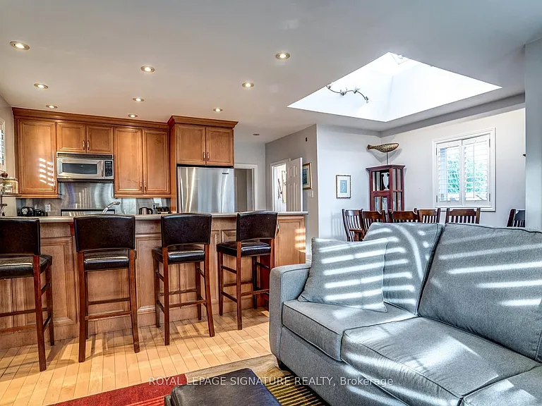 33 Athlone Rd #MAIN FL — Photo 9