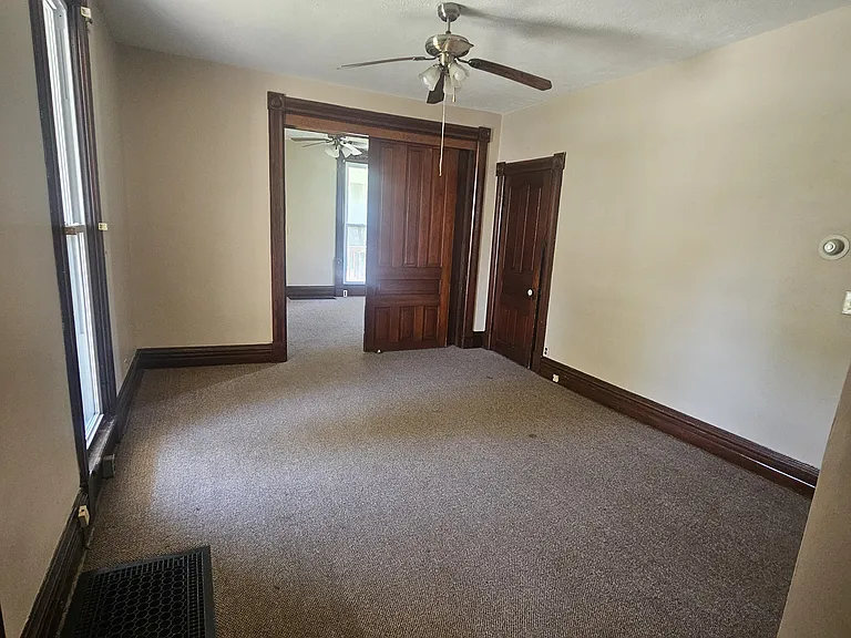 244 W Perry St — Photo 3
