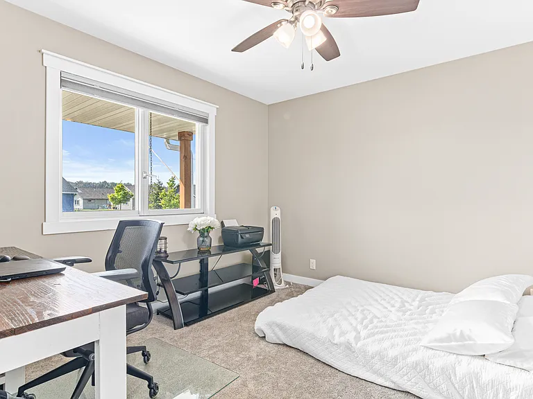 898 Brentwood Cir — Photo 17
