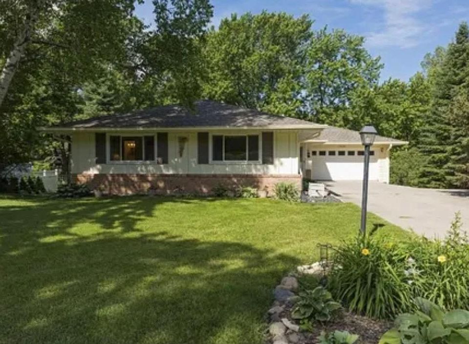 1st image of 16623 Canterbury Dr