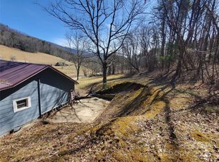 1107 Hamburg Rd, Bakersville, NC 28705