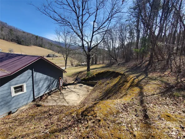 1107 Hamburg Rd, Bakersville, NC 28705