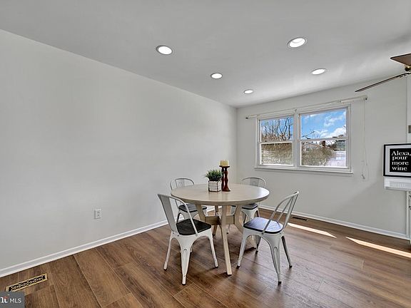 5th image of 852 Birchwood Ct