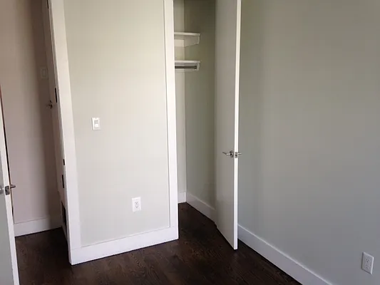 Rented by Premier Metro Realty Corp | media 32