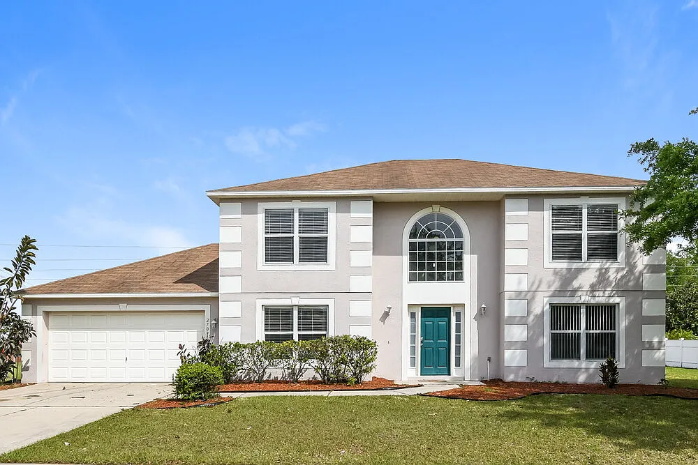 4 bed, 2.5 bath, 2380 sqft, $2,490 — Photo 1