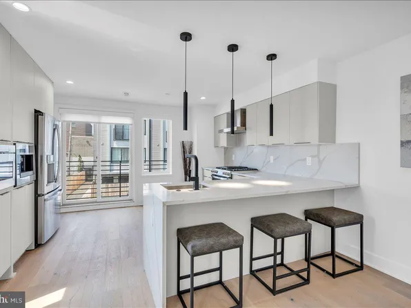 2604 E Hagert St, Philadelphia, PA 19125